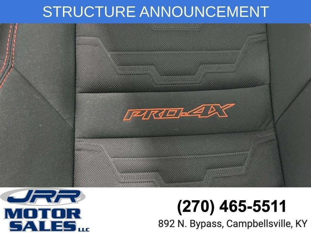 Nissan Frontier Crew Cab 4x4 PRO-4X Auto 2023