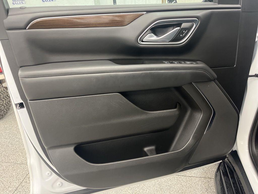 GMC Yukon XL 4WD 4dr SLE 2022