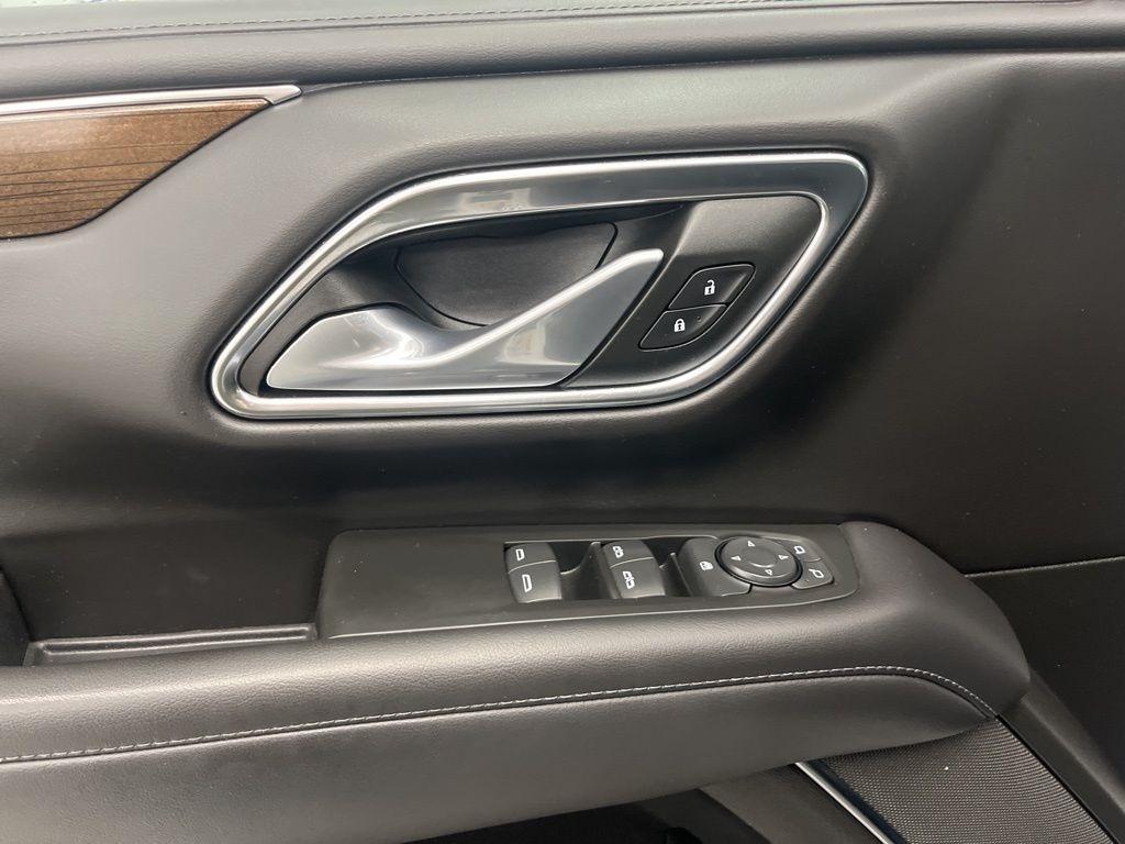 GMC Yukon XL 4WD 4dr SLE 2022