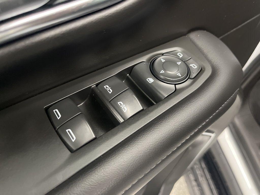 GMC Yukon XL 4WD 4dr SLE 2022