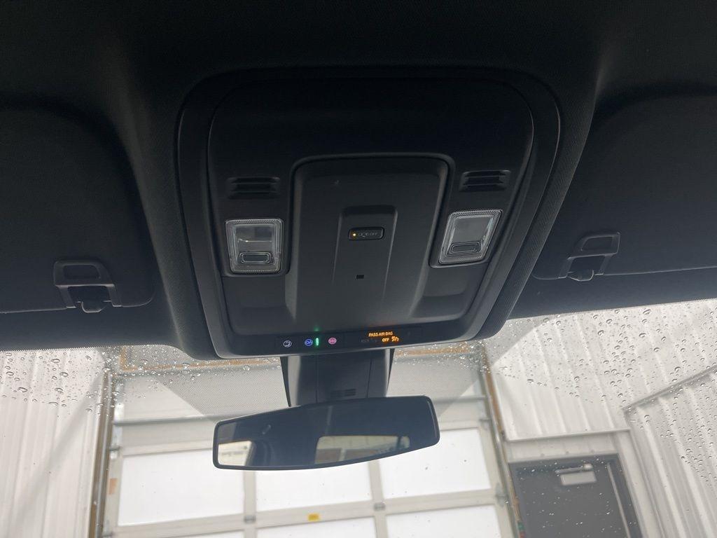 GMC Yukon XL 4WD 4dr SLE 2022