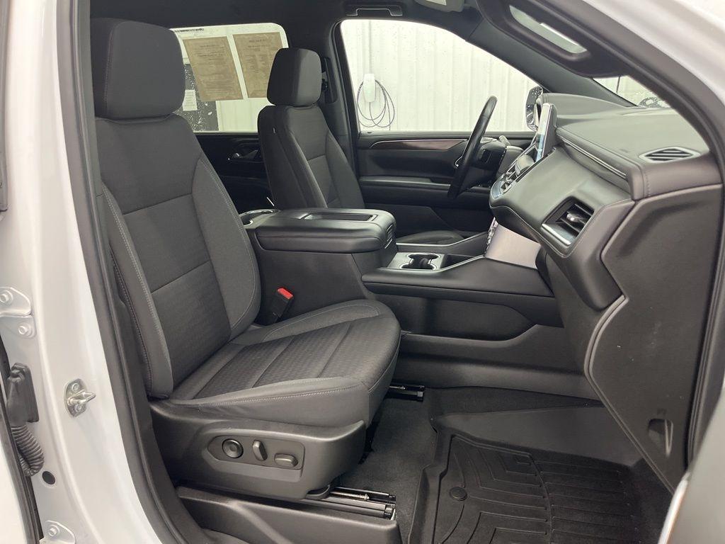 GMC Yukon XL 4WD 4dr SLE 2022