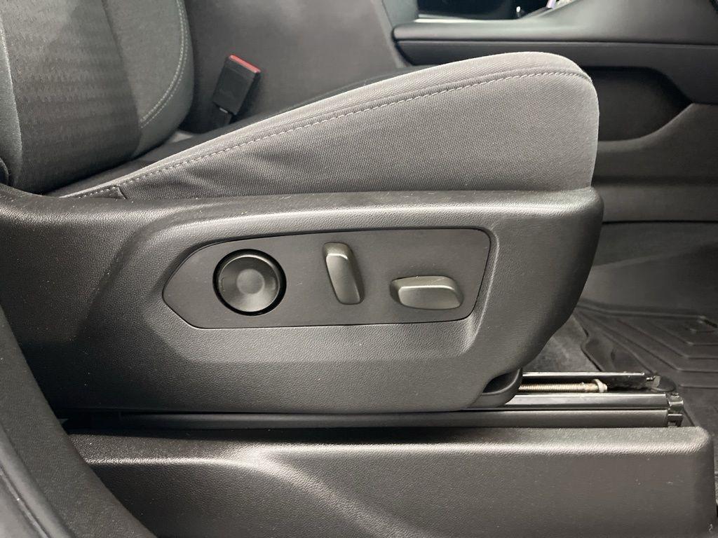 GMC Yukon XL 4WD 4dr SLE 2022