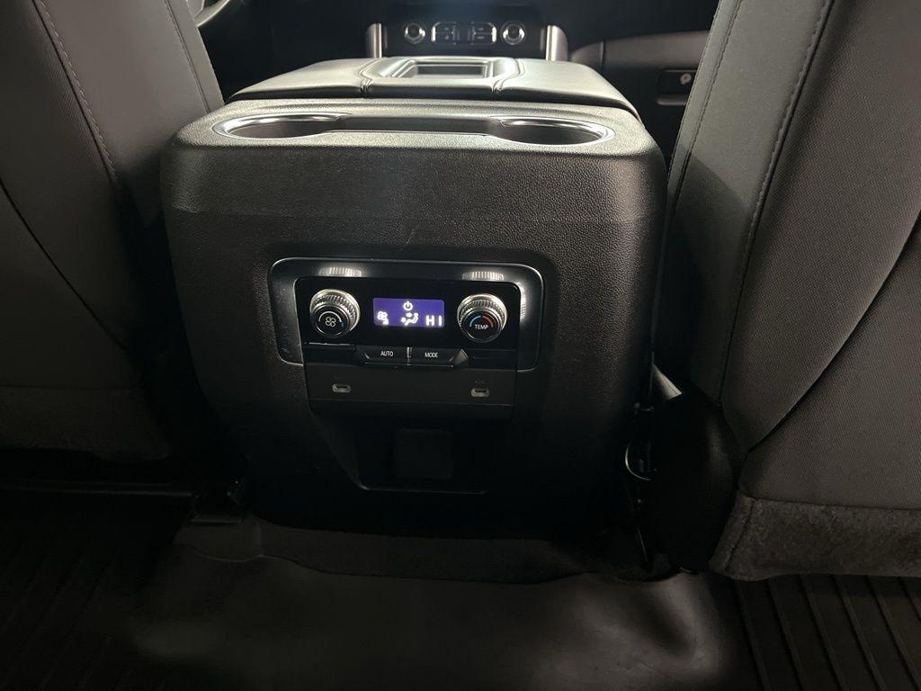 GMC Yukon XL 4WD 4dr SLE 2022