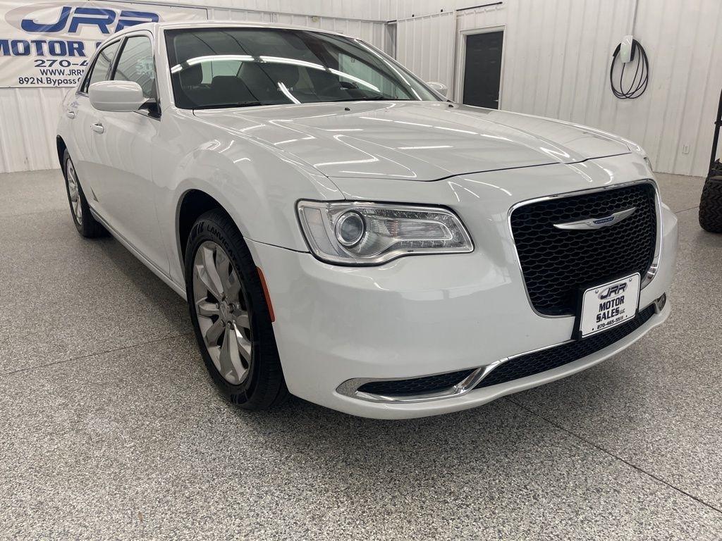 Chrysler 300 Touring AWD 2022