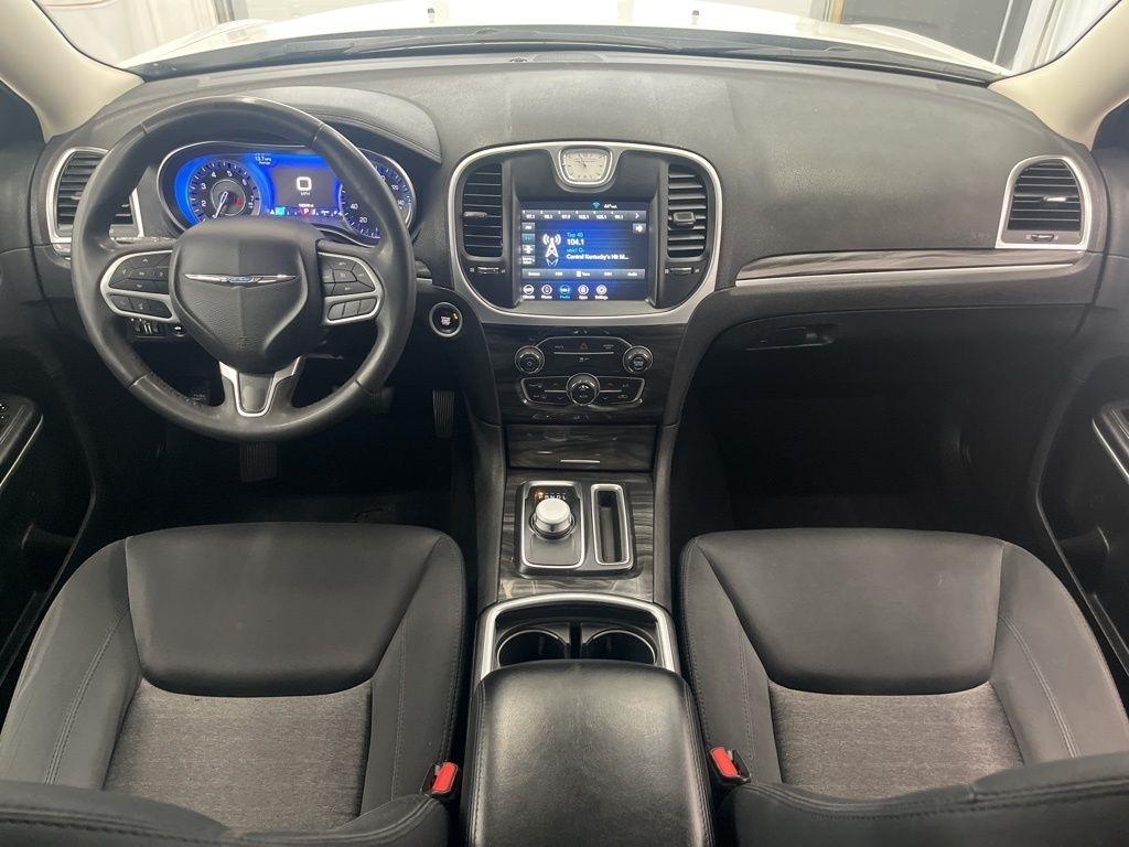 Chrysler 300 Touring AWD 2022