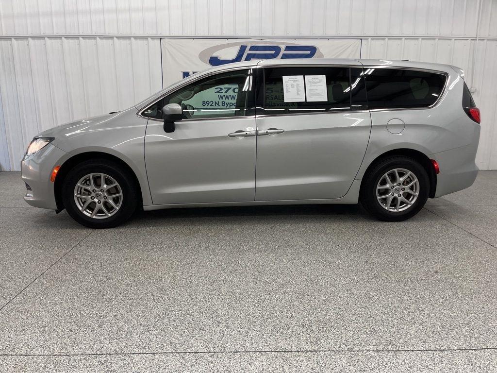 Chrysler Voyager LX FWD 2023