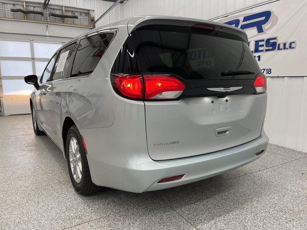 Chrysler Voyager LX FWD 2023