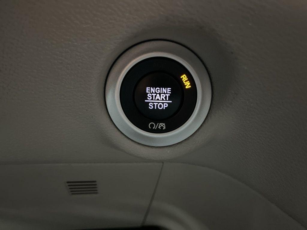 Chrysler Voyager LX FWD 2023