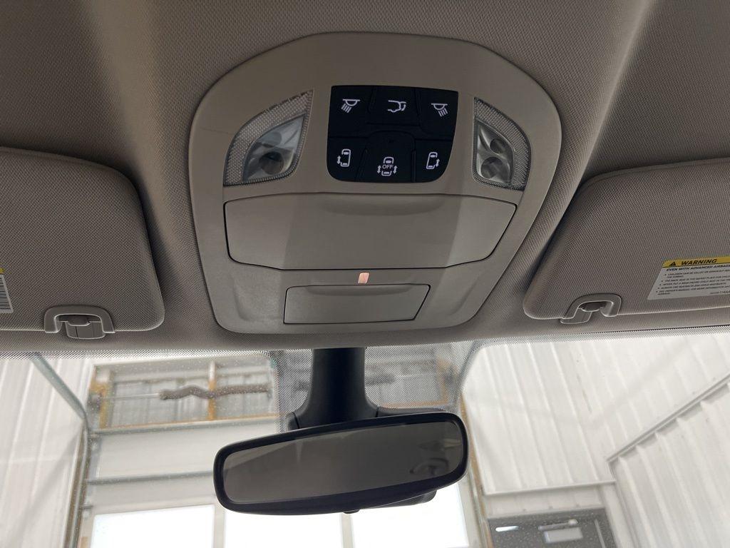 Chrysler Voyager LX FWD 2023