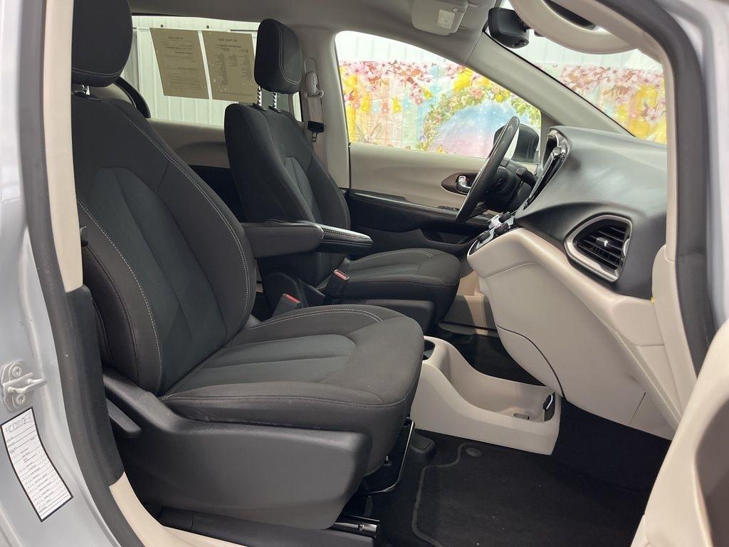 Chrysler Voyager LX FWD 2023