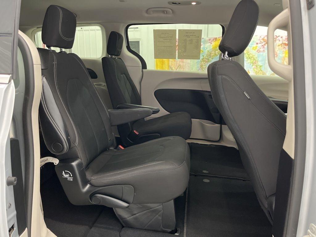 Chrysler Voyager LX FWD 2023