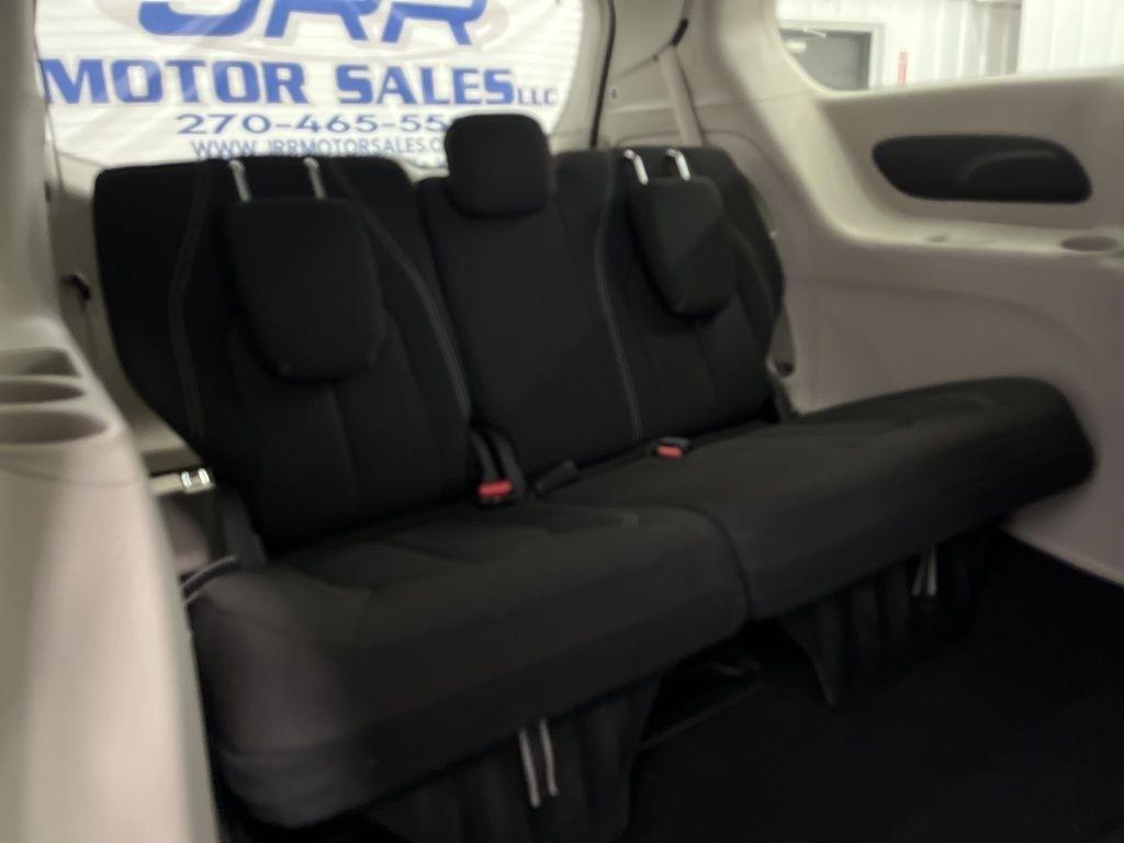 Chrysler Voyager LX FWD 2023