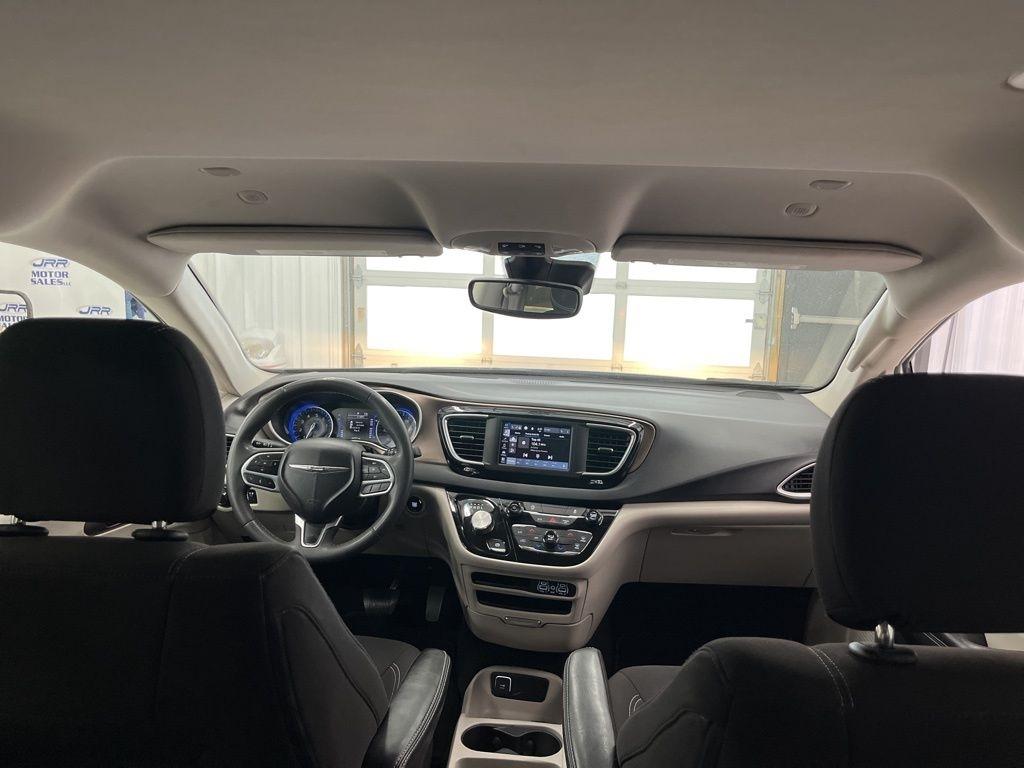 Chrysler Voyager LX FWD 2023