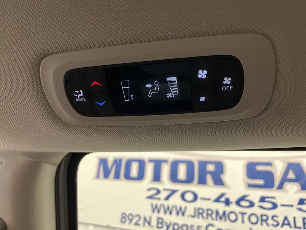 Chrysler Voyager LX FWD 2023