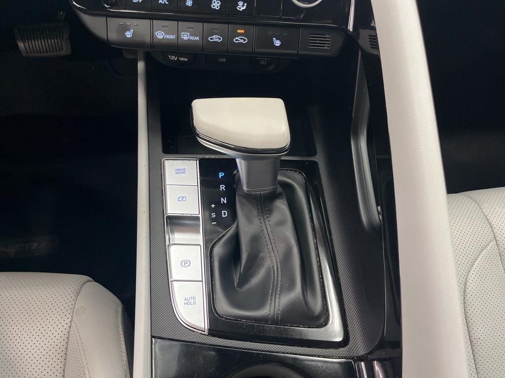 Hyundai Elantra Limited IVT 2023