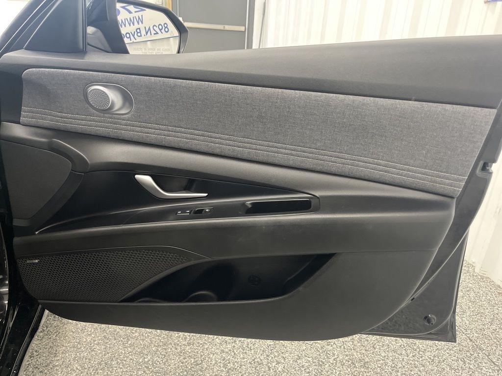 Hyundai Elantra Limited IVT 2023