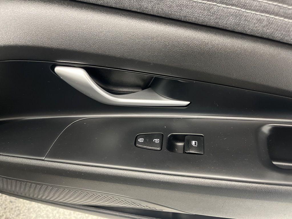 Hyundai Elantra Limited IVT 2023