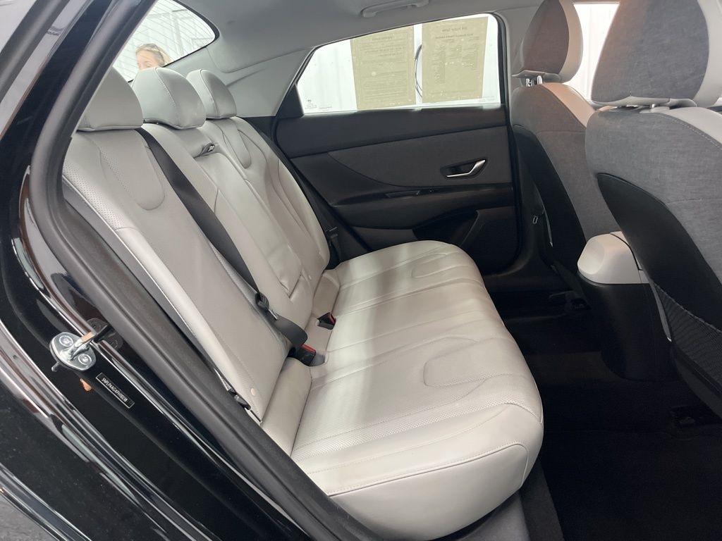 Hyundai Elantra Limited IVT 2023