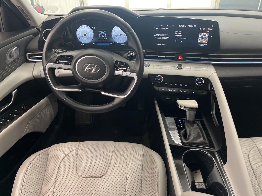 Hyundai Elantra Limited IVT 2023