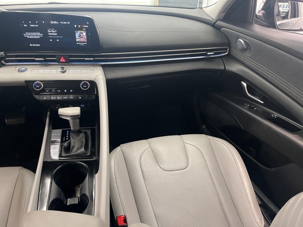 Hyundai Elantra Limited IVT 2023