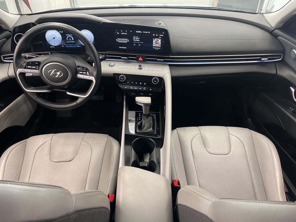 Hyundai Elantra Limited IVT 2023