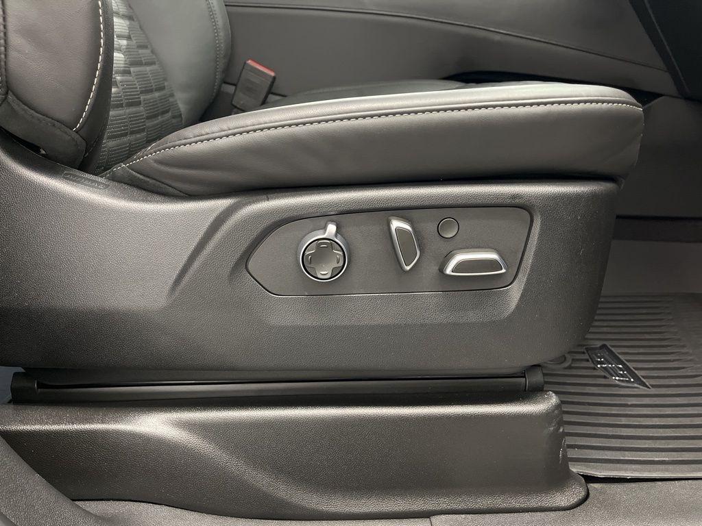 Cadillac Escalade AWD 4dr V-Series 2024