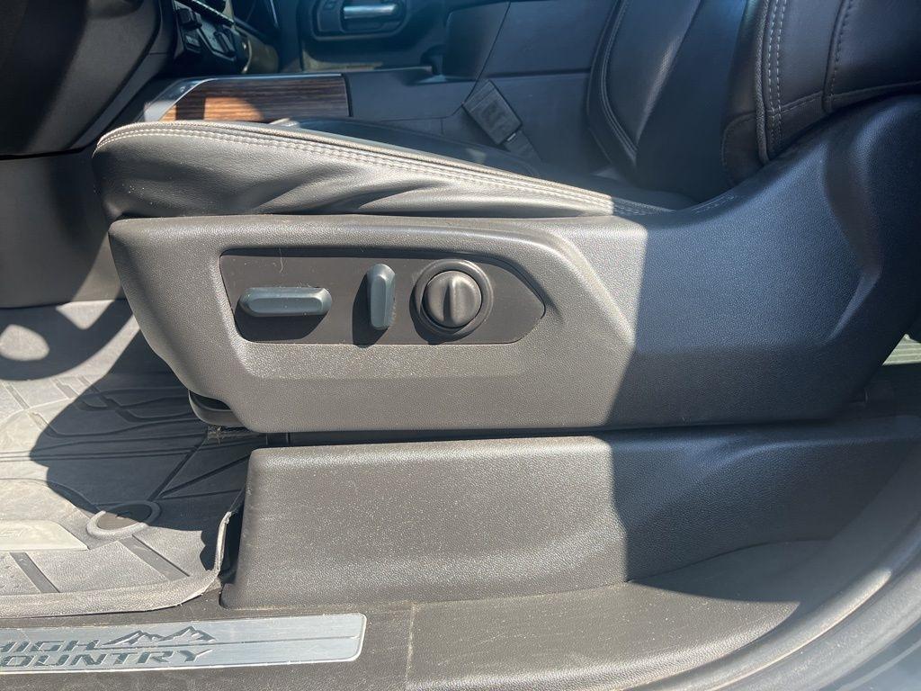 Chevrolet Silverado 3500HD 4WD Crew Cab 172" High Country 2023