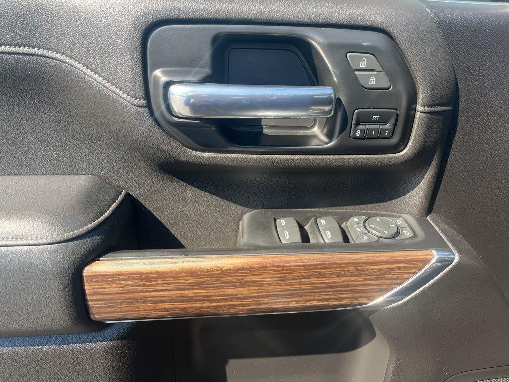 Chevrolet Silverado 3500HD 4WD Crew Cab 172" High Country 2023