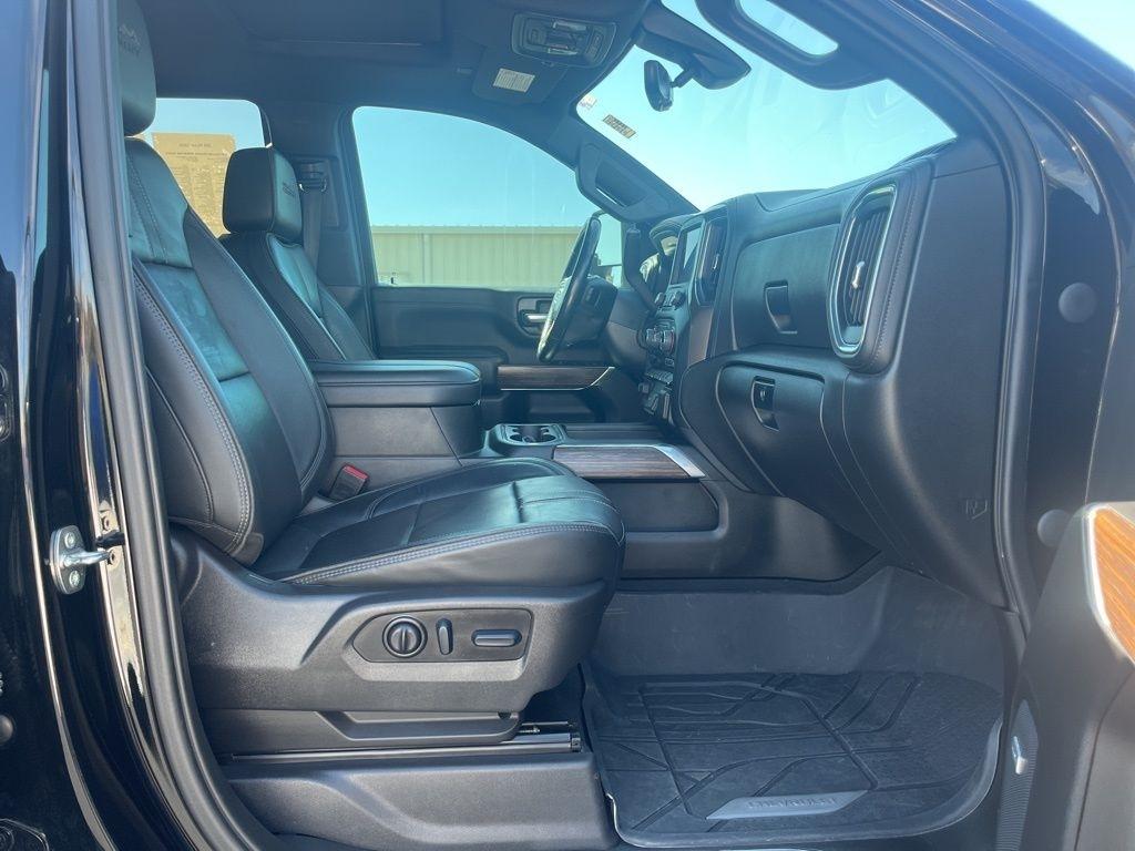 Chevrolet Silverado 3500HD 4WD Crew Cab 172" High Country 2023