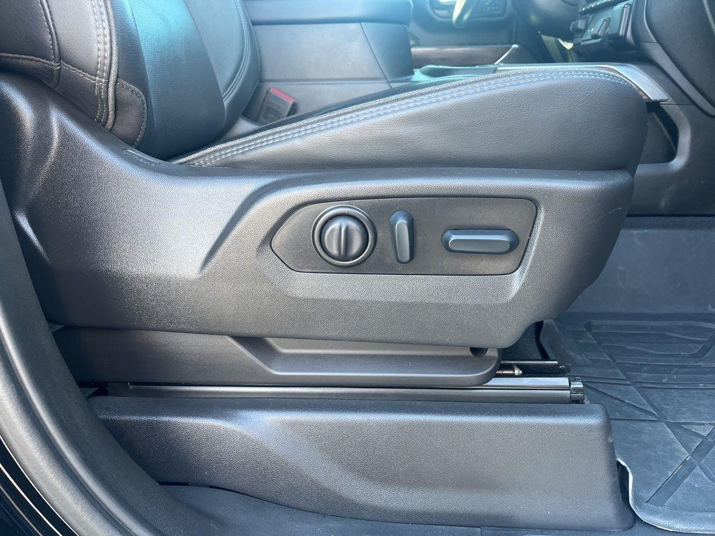 Chevrolet Silverado 3500HD 4WD Crew Cab 172" High Country 2023