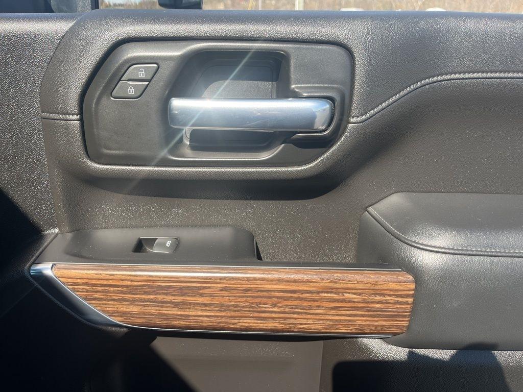 Chevrolet Silverado 3500HD 4WD Crew Cab 172" High Country 2023