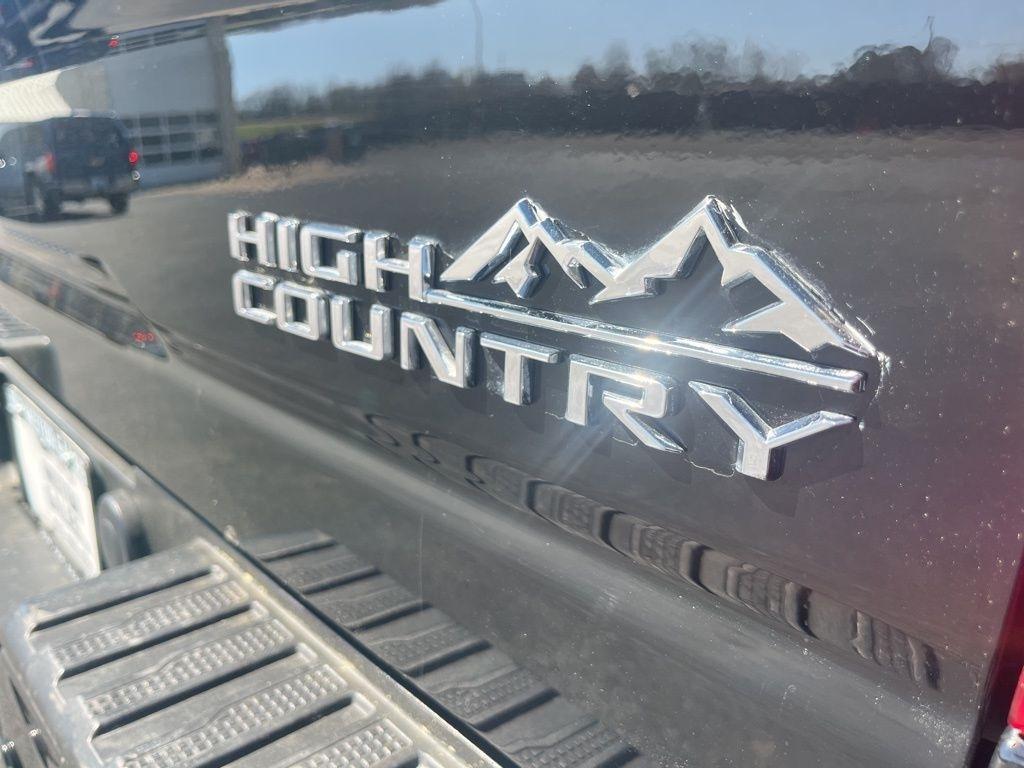Chevrolet Silverado 3500HD 4WD Crew Cab 172" High Country 2023