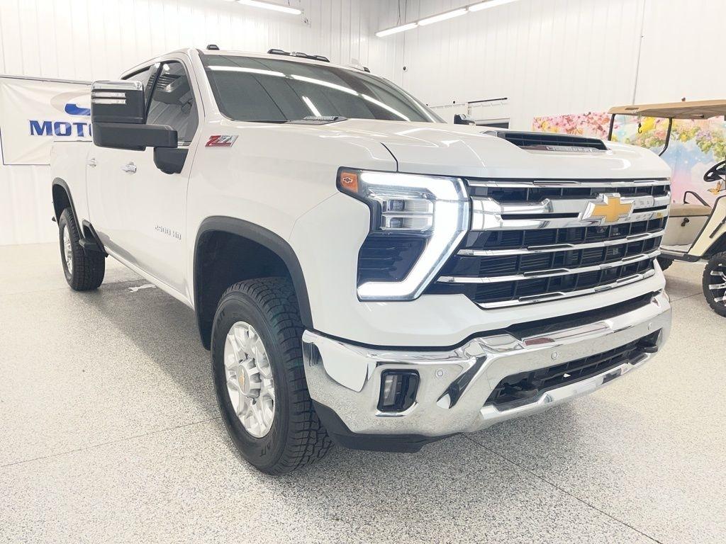 Chevrolet Silverado 2500HD 4WD Crew Cab 159" LTZ 2024