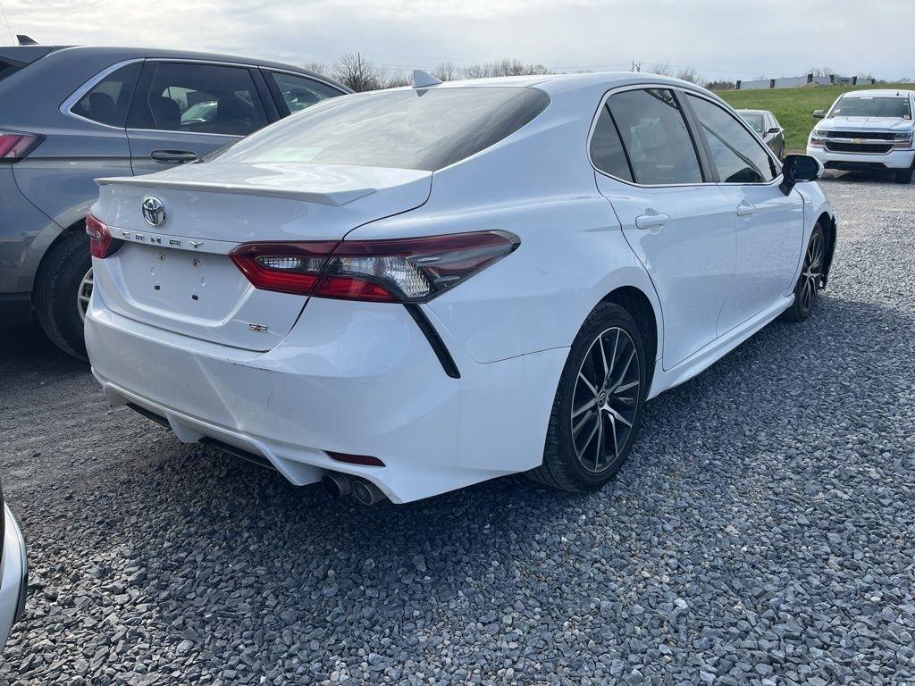 Toyota Camry SE Auto (Natl) 2021