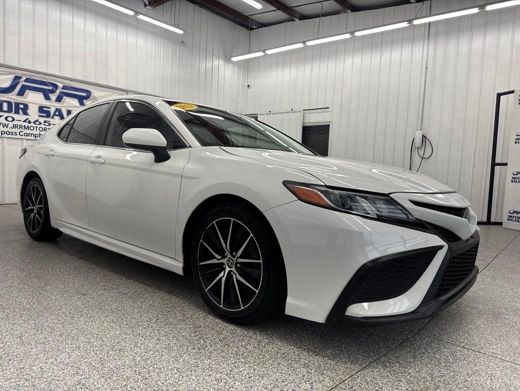 Toyota Camry SE Auto (Natl) 2021