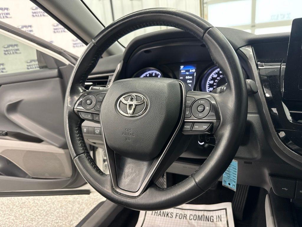 Toyota Camry SE Auto (Natl) 2021