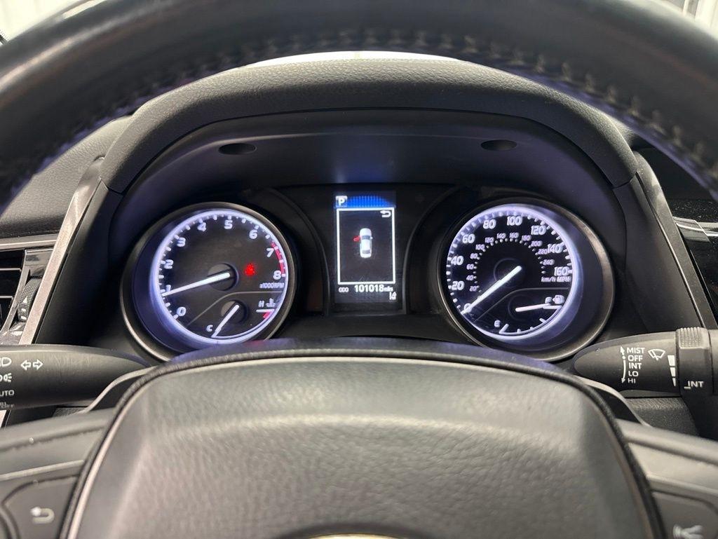 Toyota Camry SE Auto (Natl) 2021