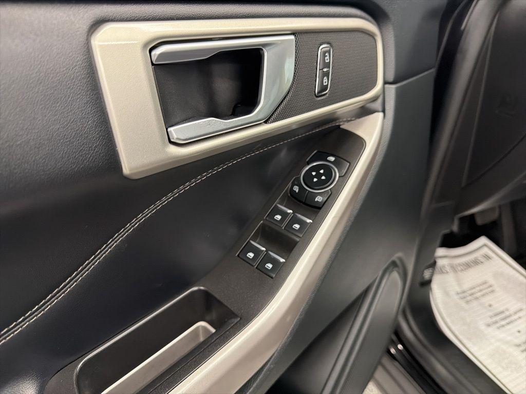 Ford Explorer XLT 4WD 2023