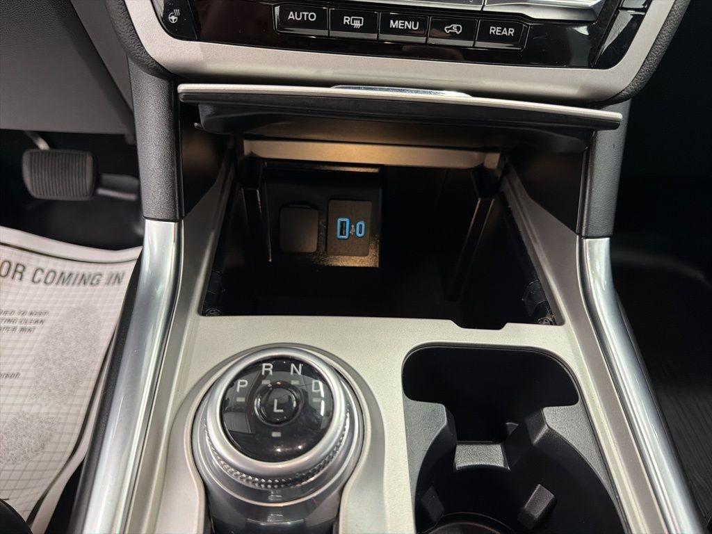 Ford Explorer XLT 4WD 2023