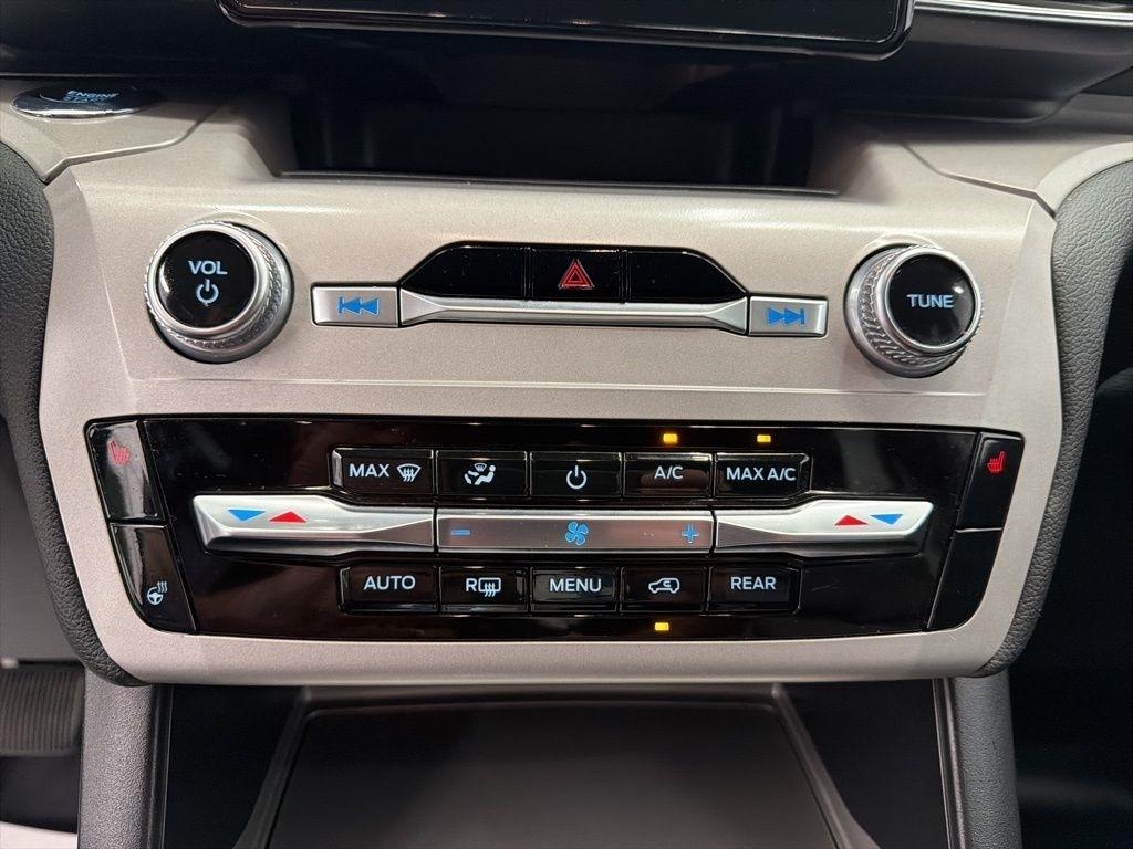 Ford Explorer XLT 4WD 2023
