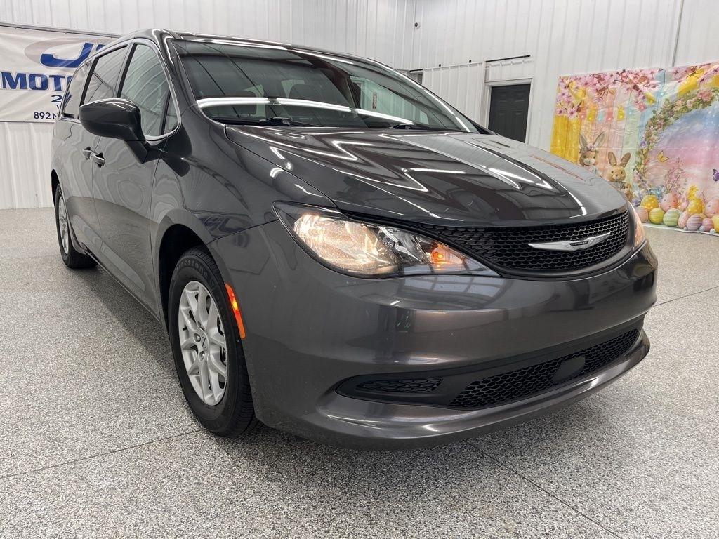 Chrysler Voyager LX FWD 2022