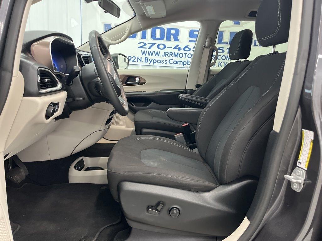 Chrysler Voyager LX FWD 2022