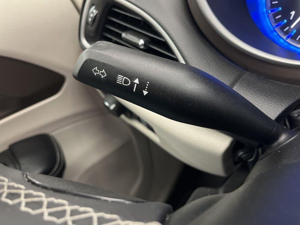 Chrysler Voyager LX FWD 2022