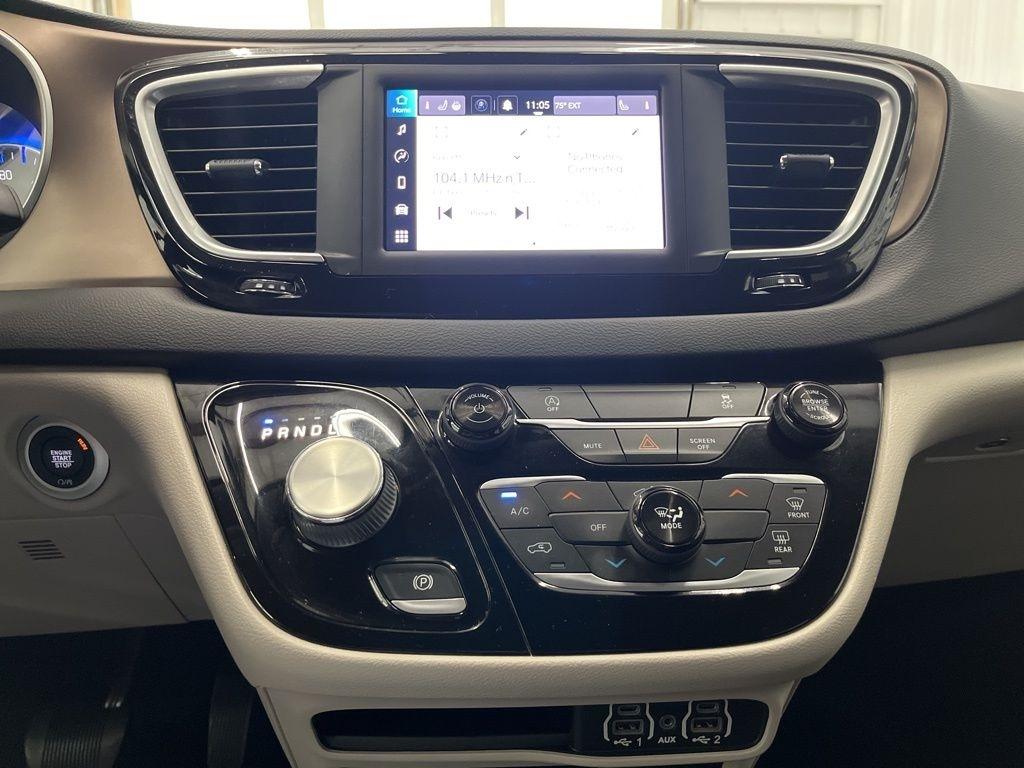 Chrysler Voyager LX FWD 2022