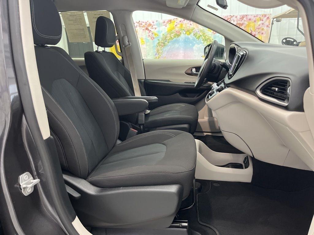 Chrysler Voyager LX FWD 2022