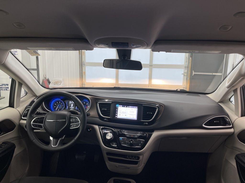 Chrysler Voyager LX FWD 2022