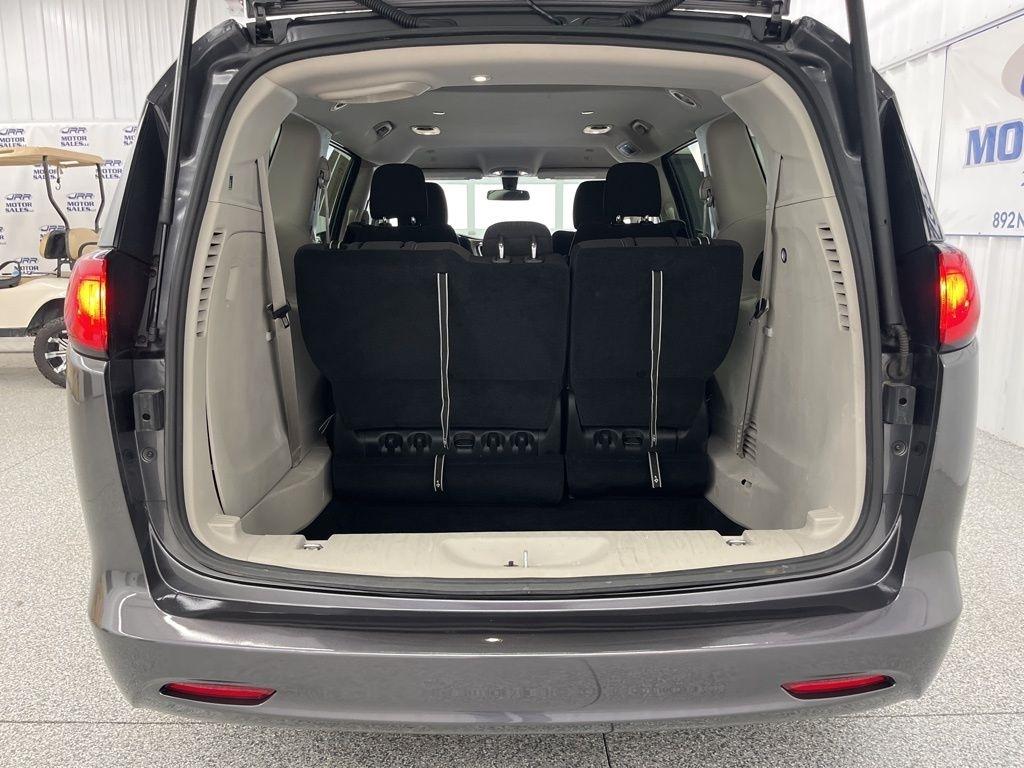 Chrysler Voyager LX FWD 2022