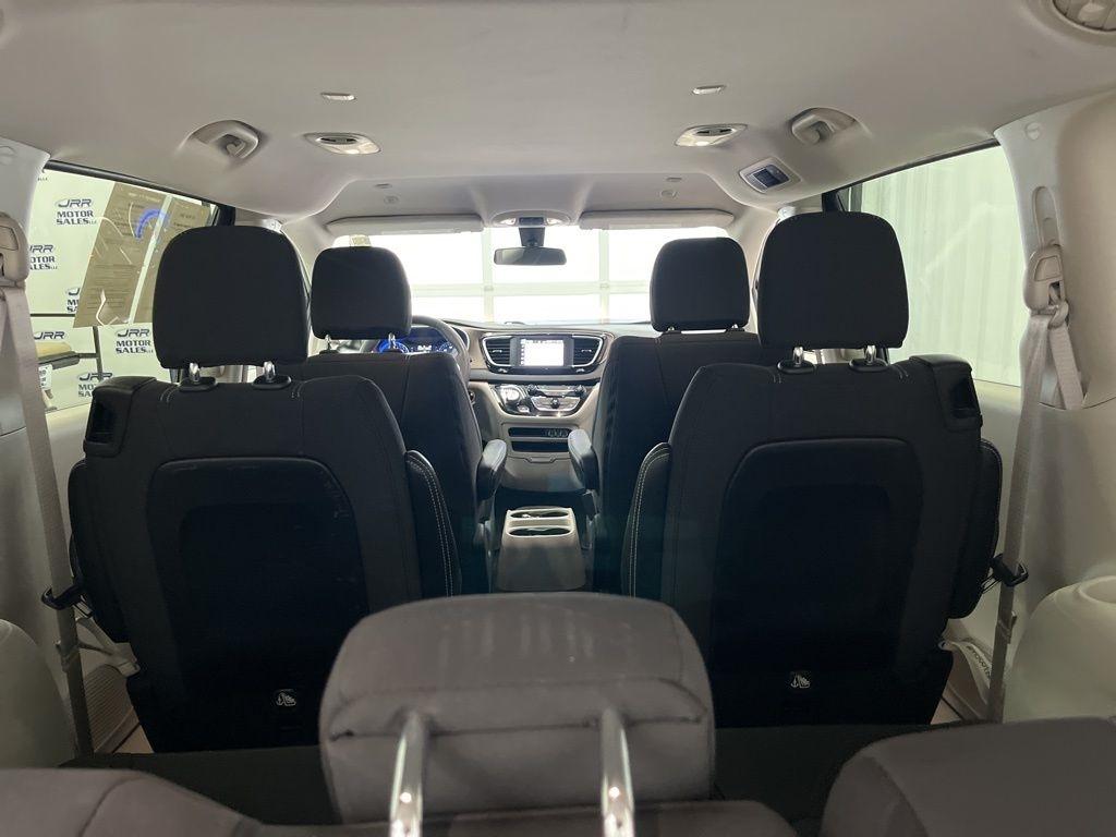 Chrysler Voyager LX FWD 2022