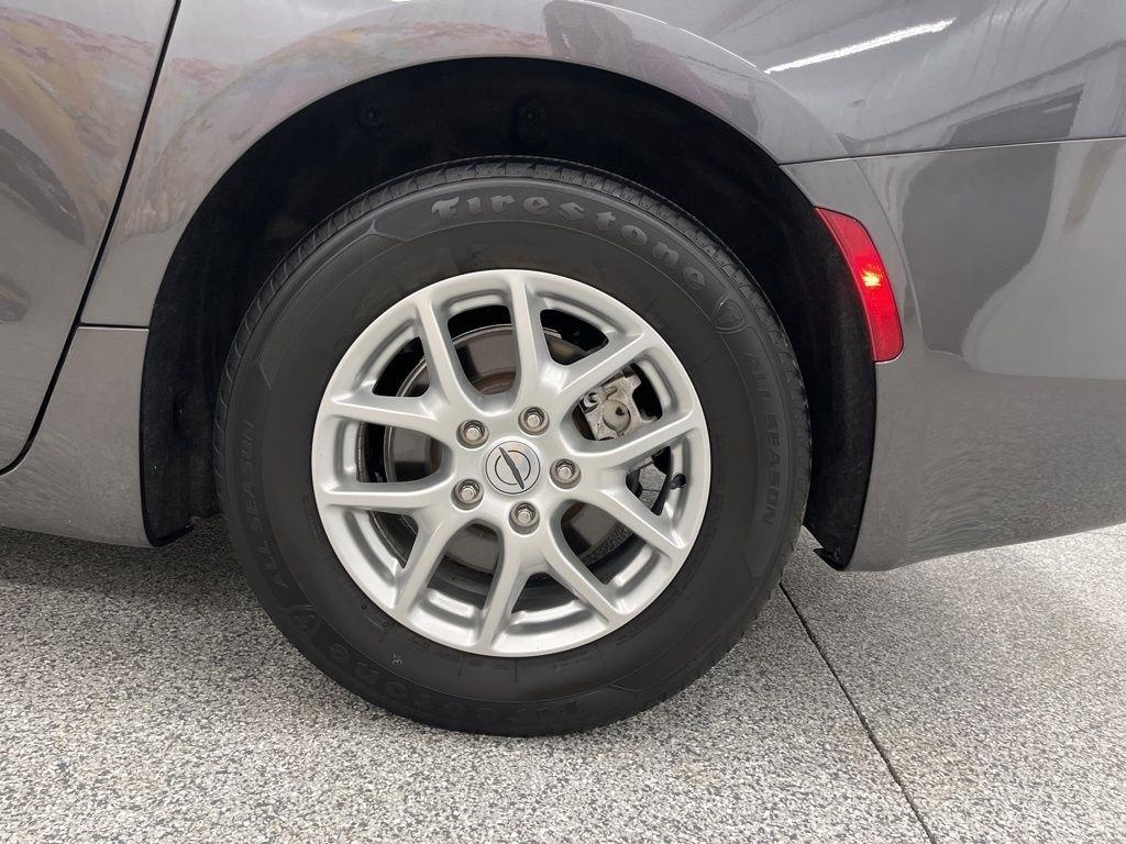 Chrysler Voyager LX FWD 2022